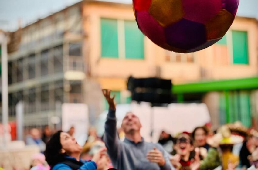  Un’esplosione di colori e gioia: il Carnevale di Santa Croce Camerina 2025